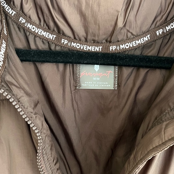 Free People In A Bubble Puffer Vest size Medium Cocoa Brown - Picture 7 of 10